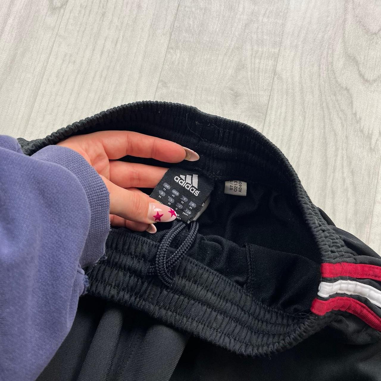 VINTAGE Y2K ADIDAS SIDE STRIPE BAGGY WIDE LEG TRACKSUIT BOTTOMS BLACK RED (M)