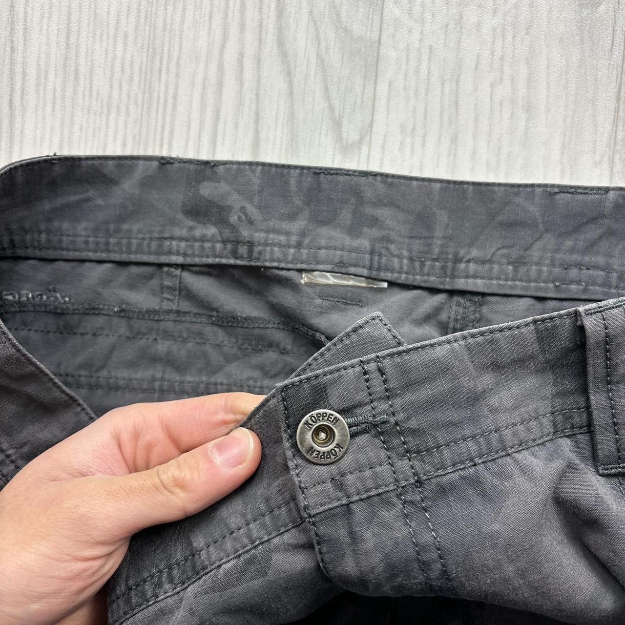 VINTAGE Y2K BAGGY LOOSE CAMO SHORTS BLACK