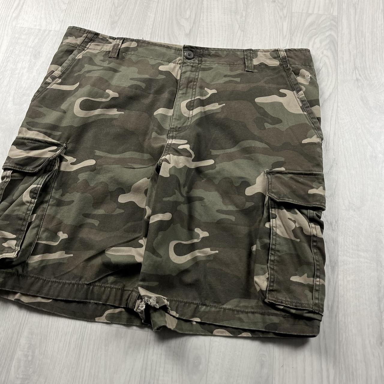 VINTAGE Y2K BAGGY LOOSE CAMO SHORTS