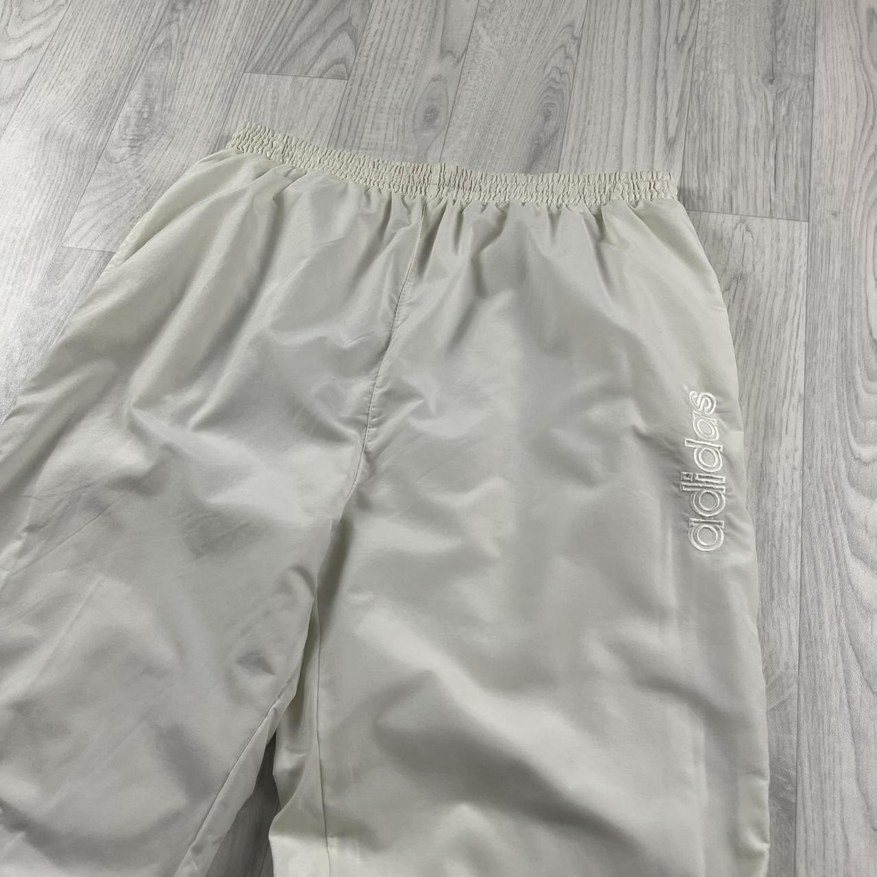 VINTAGE 90s ADIDAS BAGGY TRACKSUIT BOTTOMS WHITE (S)