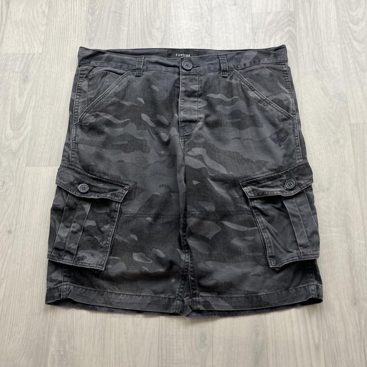 VINTAGE Y2K FIRETRAP BAGGY LOOSE CAMO SHORTS BLACK