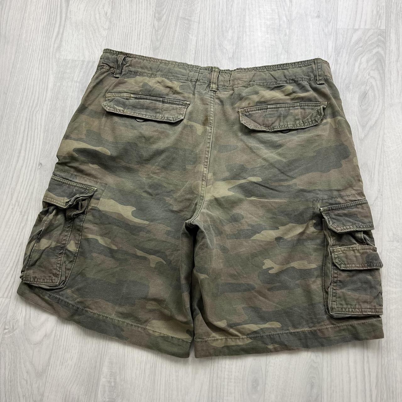 VINTAGE Y2K FADED GLORY BAGGY CAMO CARGO SHORTS