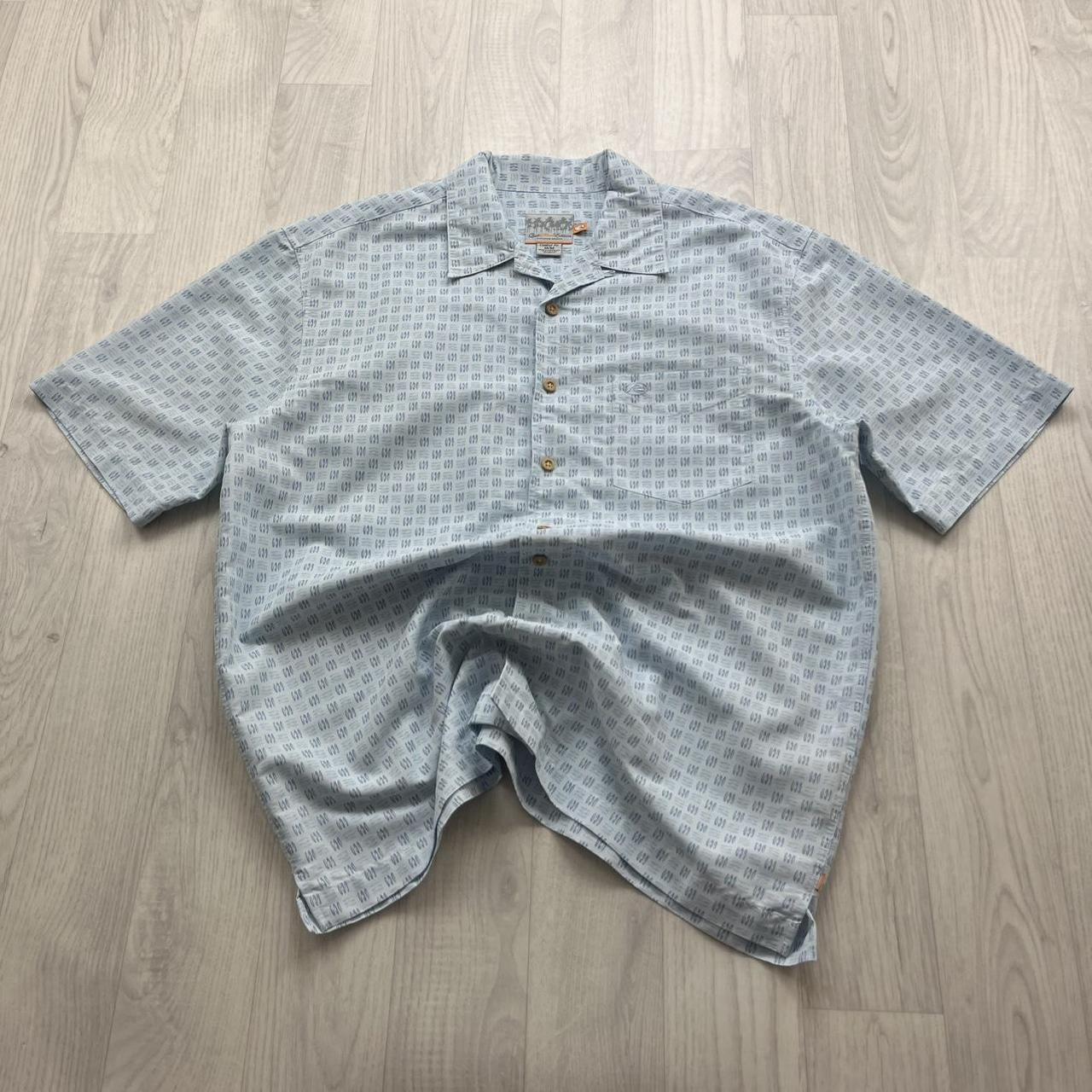 VINTAGE Y2K QUIKSILVER SHORT SLEEVE SHIRT BLUE