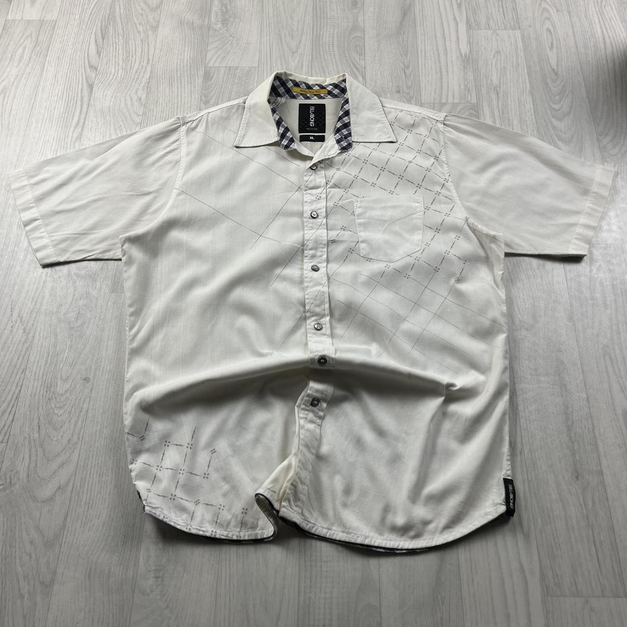 VINTAGE Y2K BILLABONG SHORT SLEEVE SHIRT WHITE