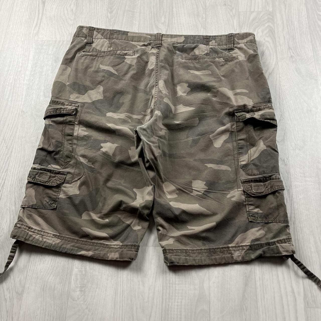 VINTAGE Y2K BAGGY LOOSE CAMO SHORTS