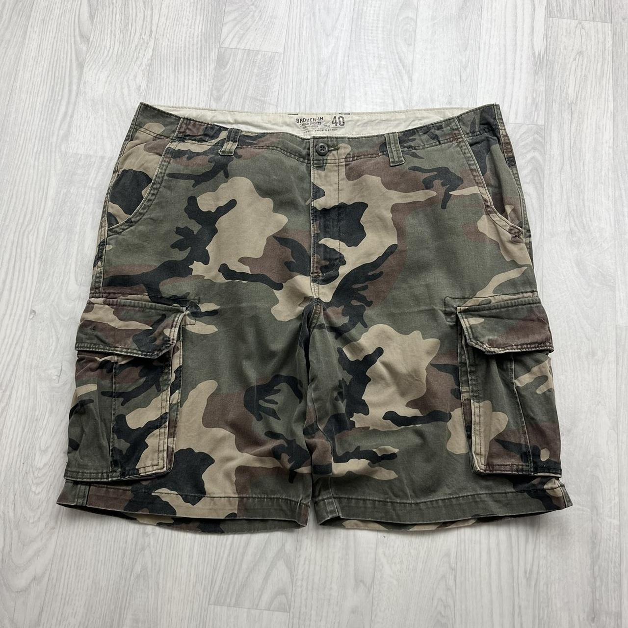 VINTAGE Y2K OLD NAVY BAGGY CAMO CARGO SHORTS