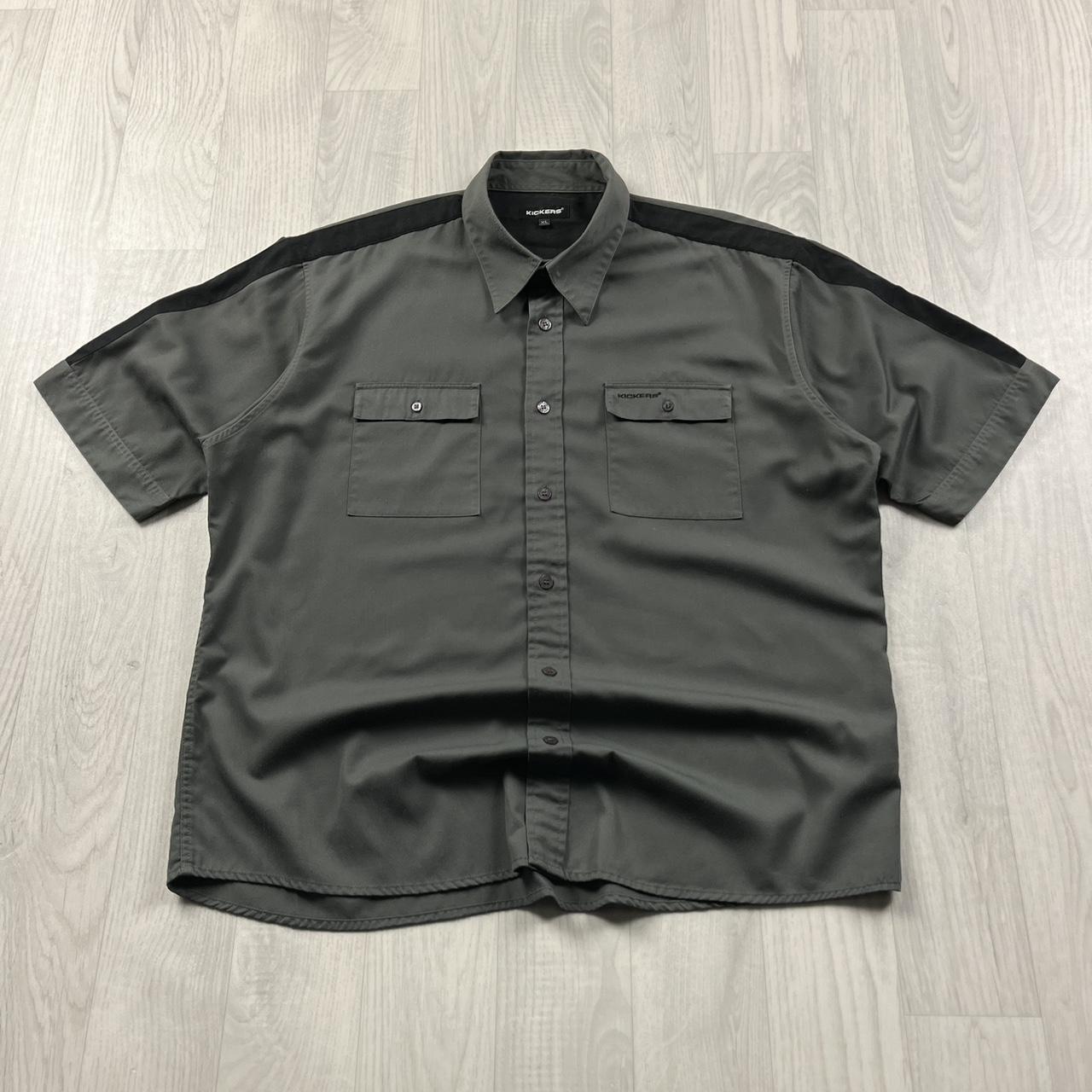 VINTAGE Y2K KICKERS SHORT SLEEVE SHIRT GREY
