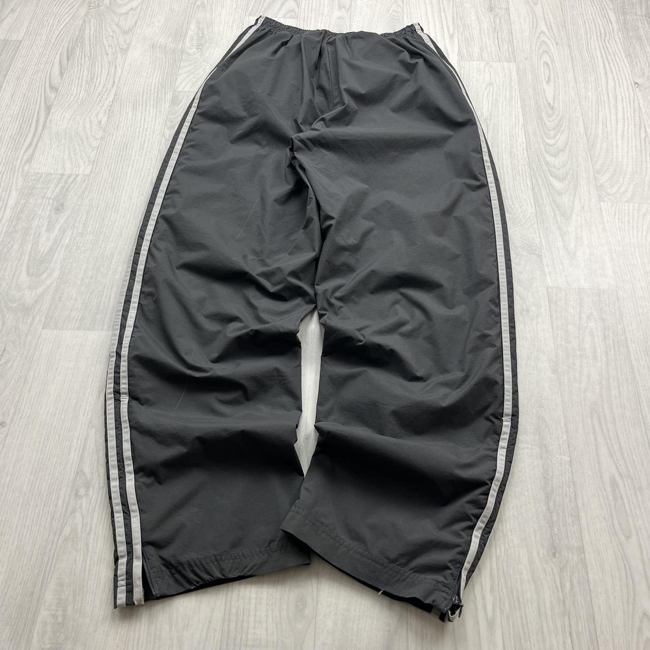 VINTAGE 90s ADIDAS SIDE STRIPE BAGGY TRACKSUIT BOTTOMS GREY