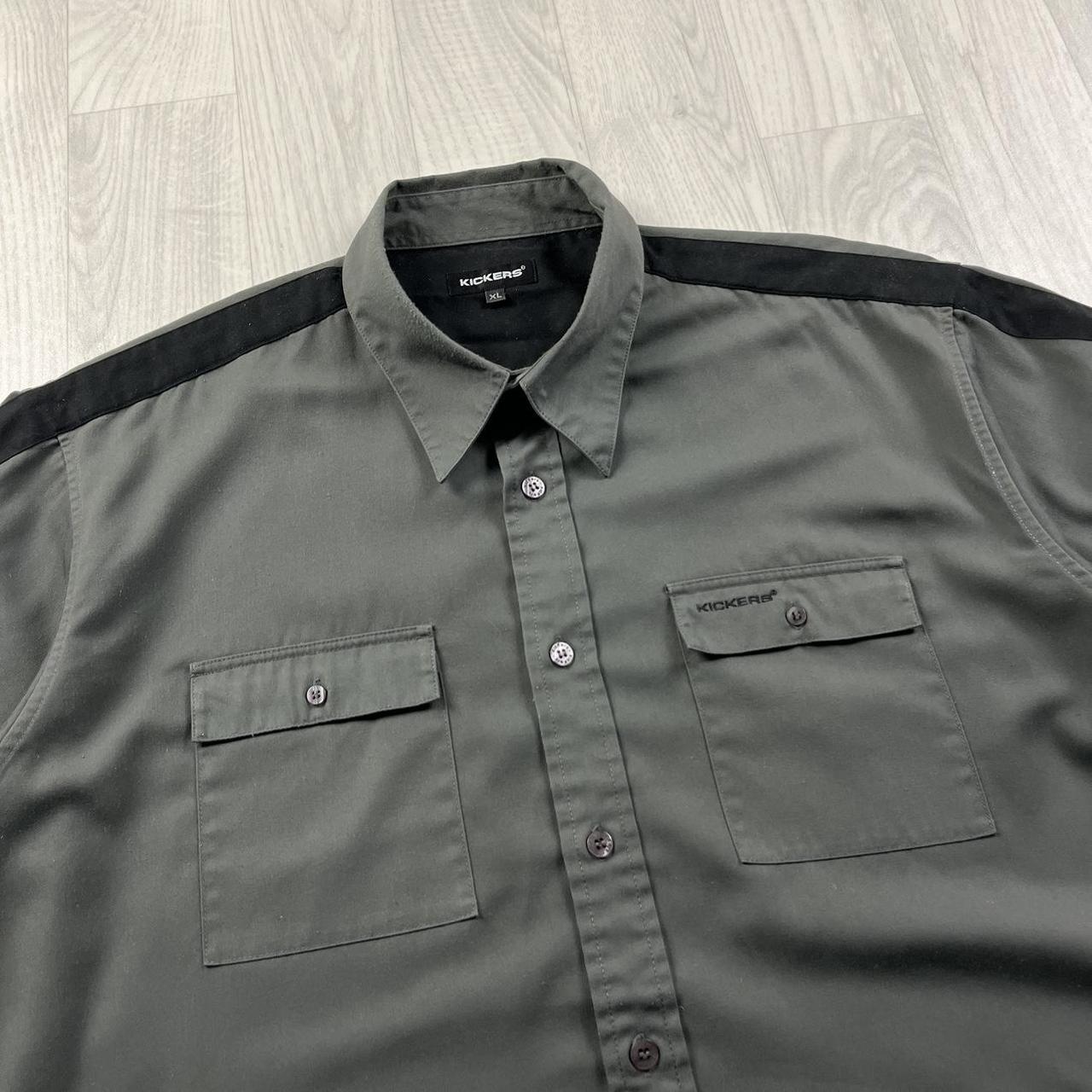 VINTAGE Y2K KICKERS SHORT SLEEVE SHIRT GREY