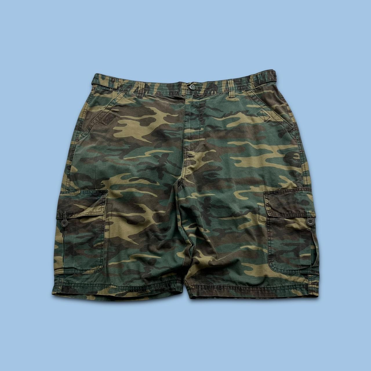 VINTAGE Y2K BAGGY CAMO CARGO SHORTS