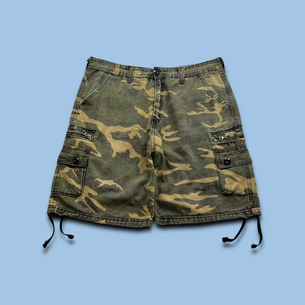 VINTAGE Y2K BAGGY CAMO CARGO SHORTS