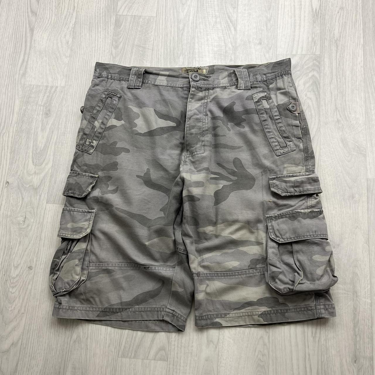 VINTAGE Y2K BAGGY CAMO CARGO SHORTS GREY