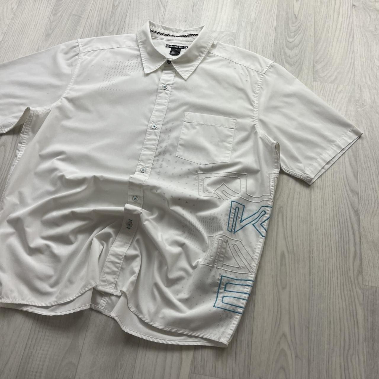 VINTAGE Y2K QUIKSILVER GRAPHIC SHORT SLEEVE SHIRT WHITE