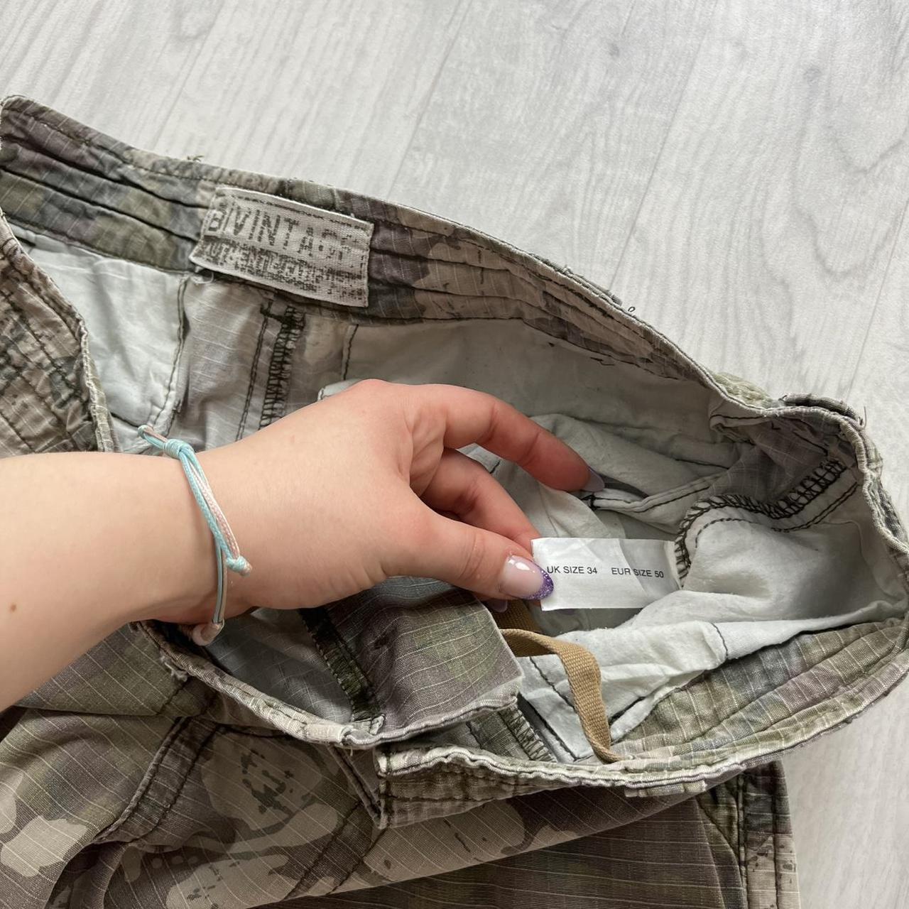 VINTAGE Y2K BAGGY LOOSE CAMO SHORTS KHAKI
