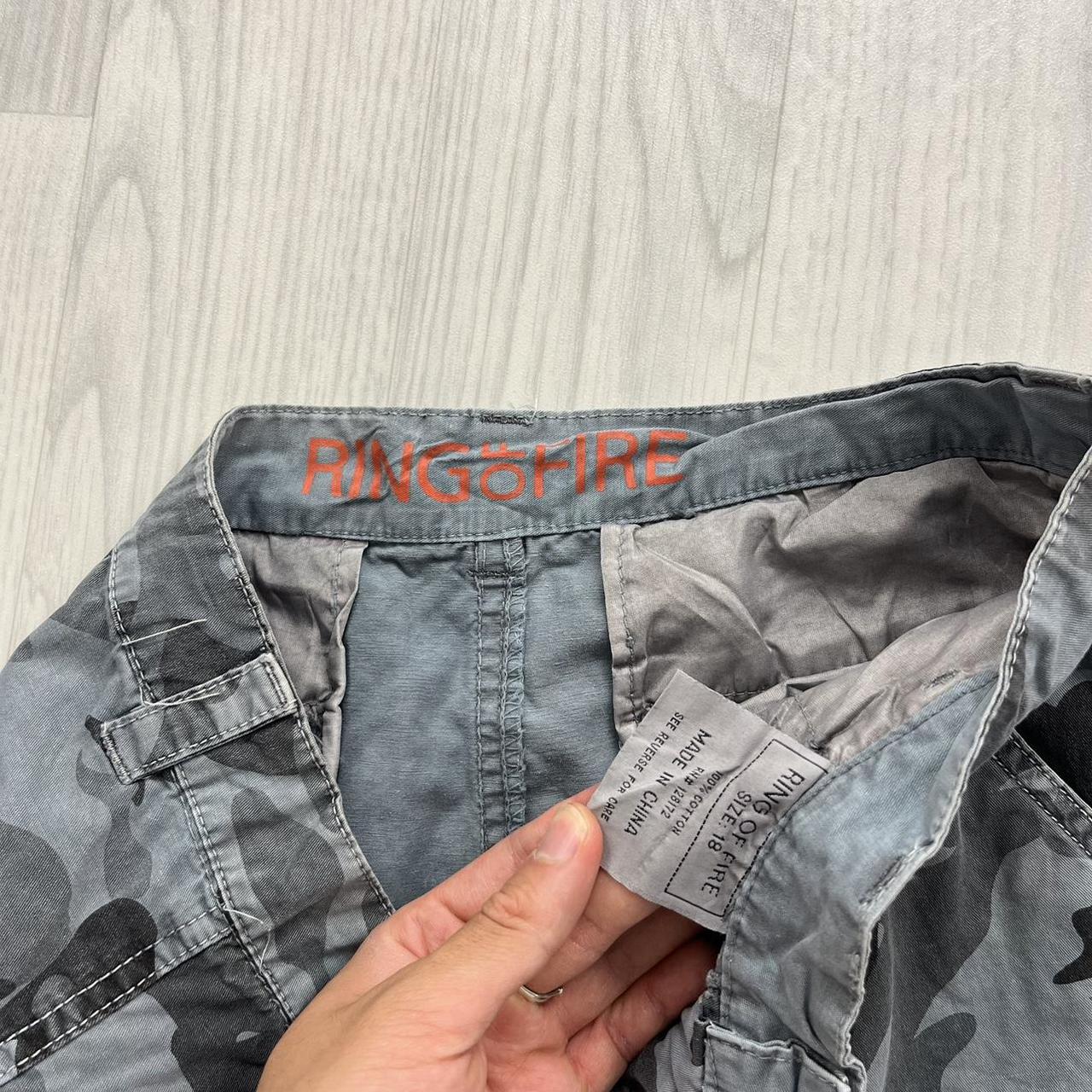 VINTAGE Y2K BAGGY CAMO CARGO SHORTS BLUE