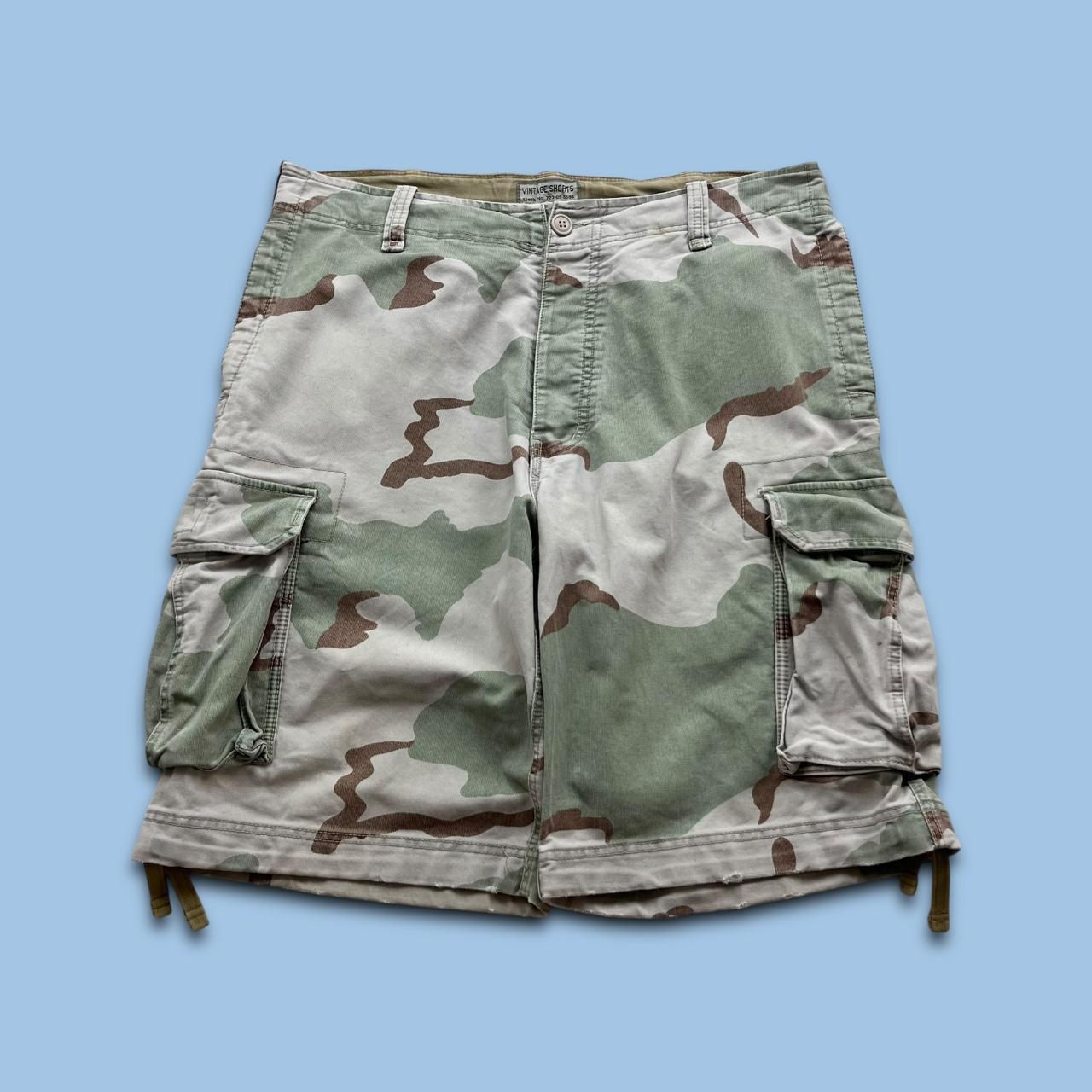 VINTAGE Y2K BAGGY LOOSE CAMO SHORTS GREEN