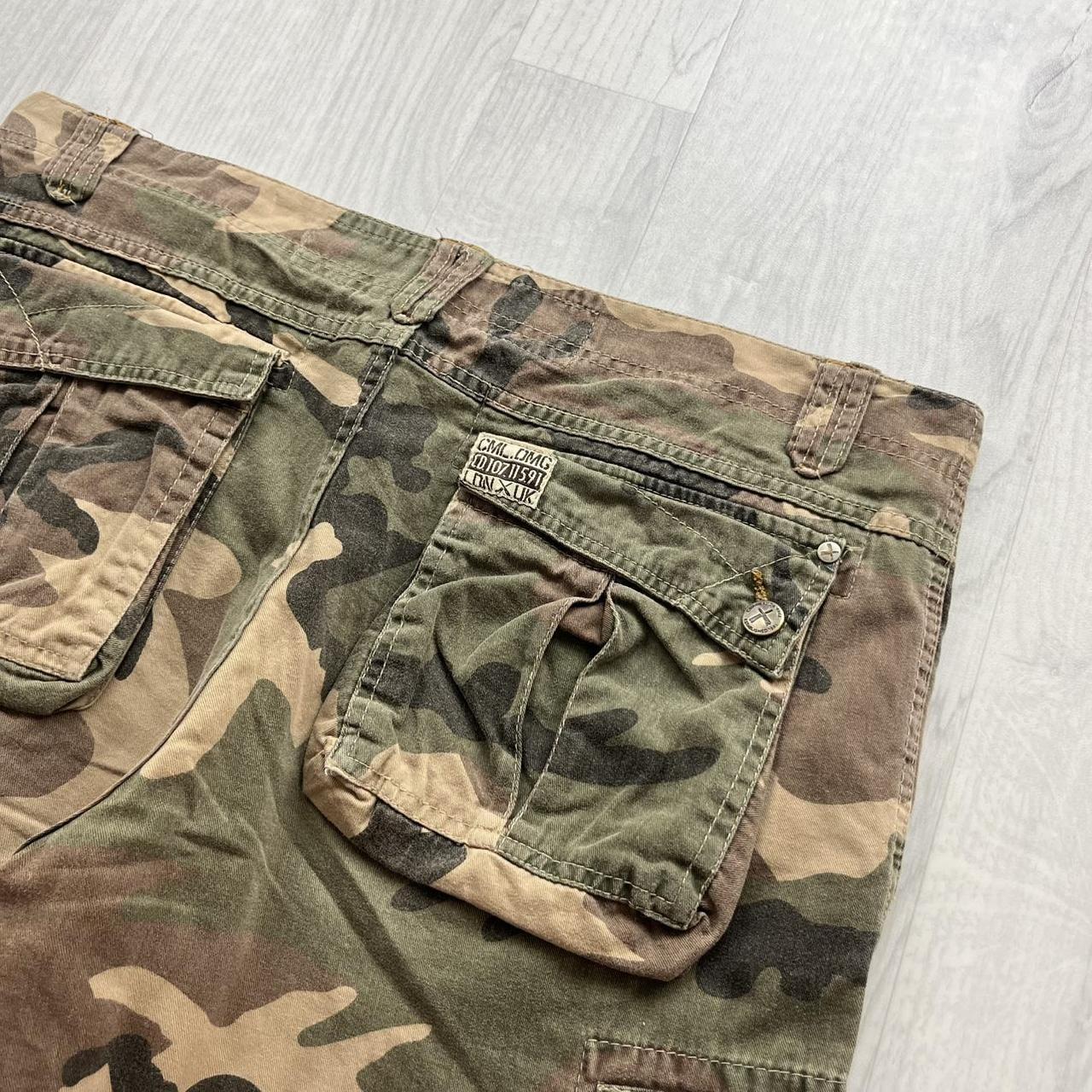 VINTAGE Y2K CRIMINAL DAMAGE BAGGY LOOSE CAMO SHORTS