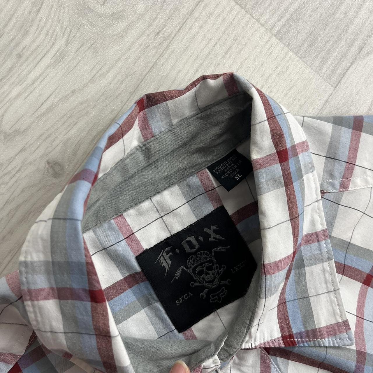 VINTAGE Y2K FOX CHECKERED SHORT SLEEVE BUTTON UP SHIRT WHITE