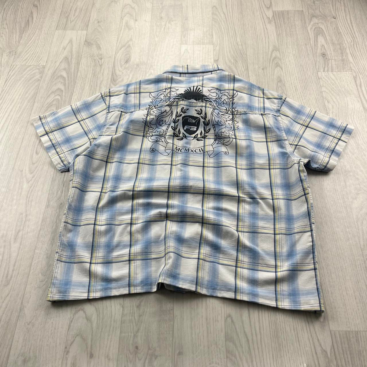 VINTAGE 00s FISHBONE CHECKERED CROPPED SHORT SLEEVE BUTTON UP SHIRT WHITE BLUE