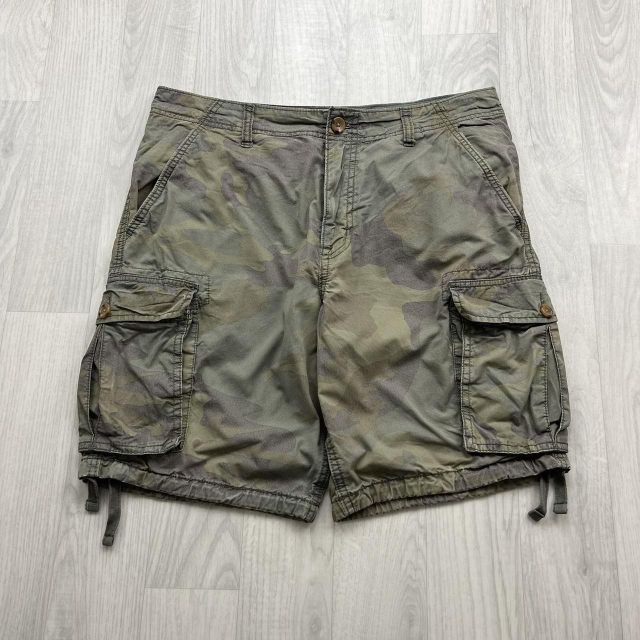 VINTAGE Y2K OLD NAVY BAGGY CAMO CARGO SHORTS