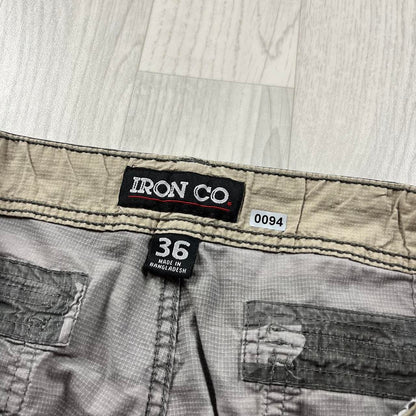 VINTAGE Y2K BAGGY LOOSE CAMO SHORTS