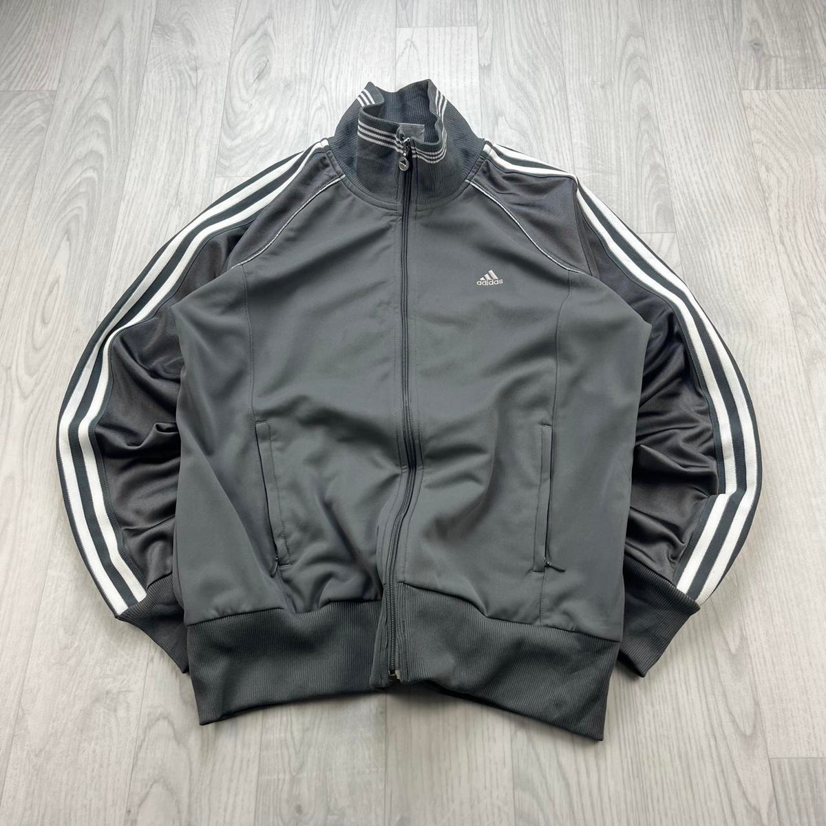 VINTAGE Y2K ADIDAS ZIP UP TRACK JACKET GREY