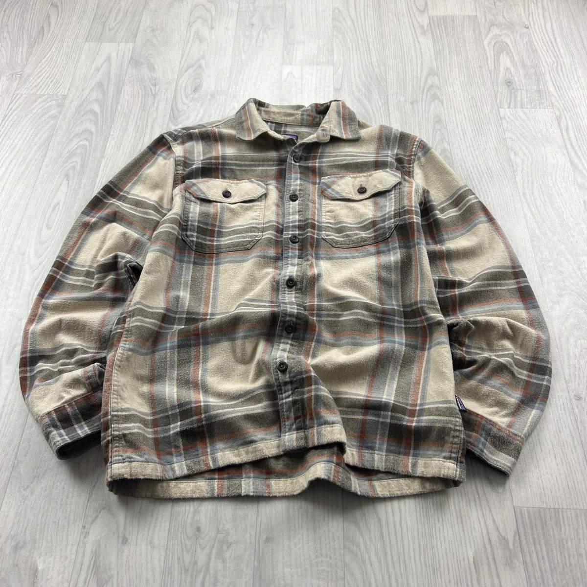 VINTAGE 00s PATAGONIA CHECKERED LONG SLEEVE BUTTON UP FLANNEL SHIRT BEIGE