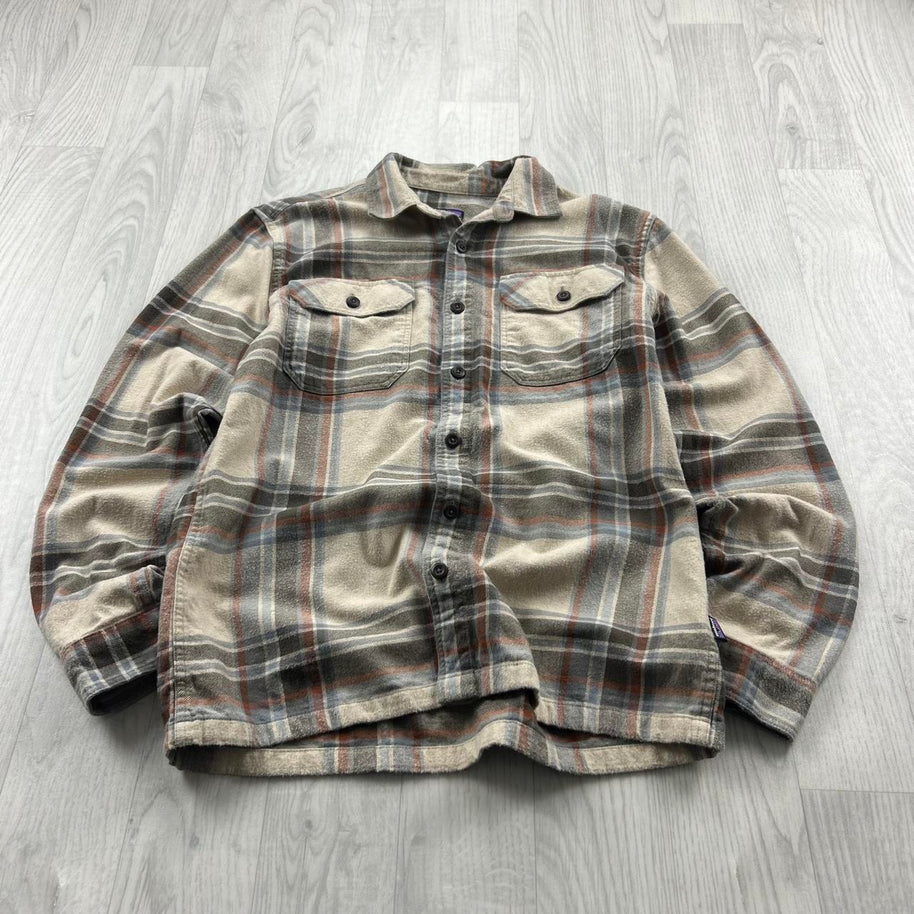 VINTAGE 00s PATAGONIA CHECKERED LONG SLEEVE BUTTON UP FLANNEL SHIRT BEIGE