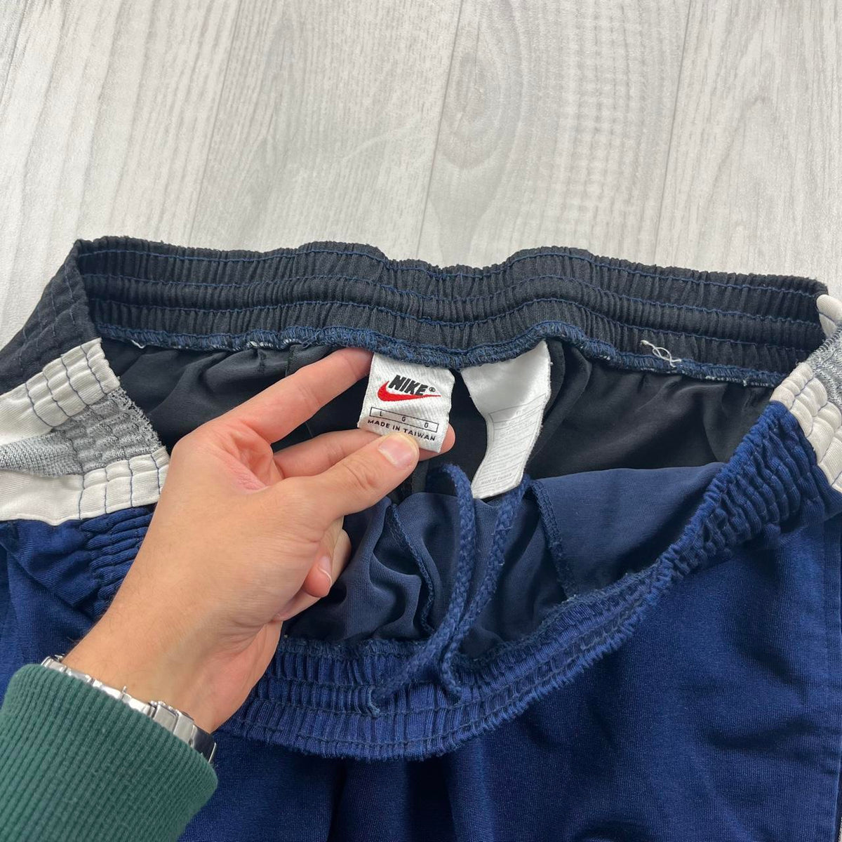 VINTAGE 90s NIKE BAGGY TRACKSUIT BOTTOMS NAVY / BLACK