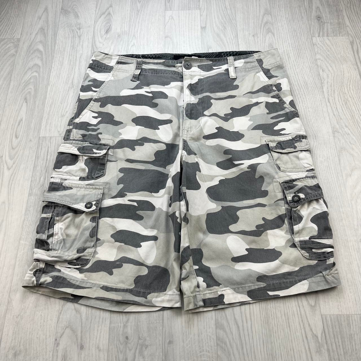VINTAGE Y2K OCEAN PACIFIC BAGGY CAMO CARGO SHORTS GREY