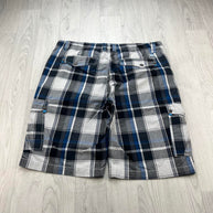 VINTAGE Y2K POINT ZERO CHECKERED PLAID CARGO SHORTS WHITE / NAVY