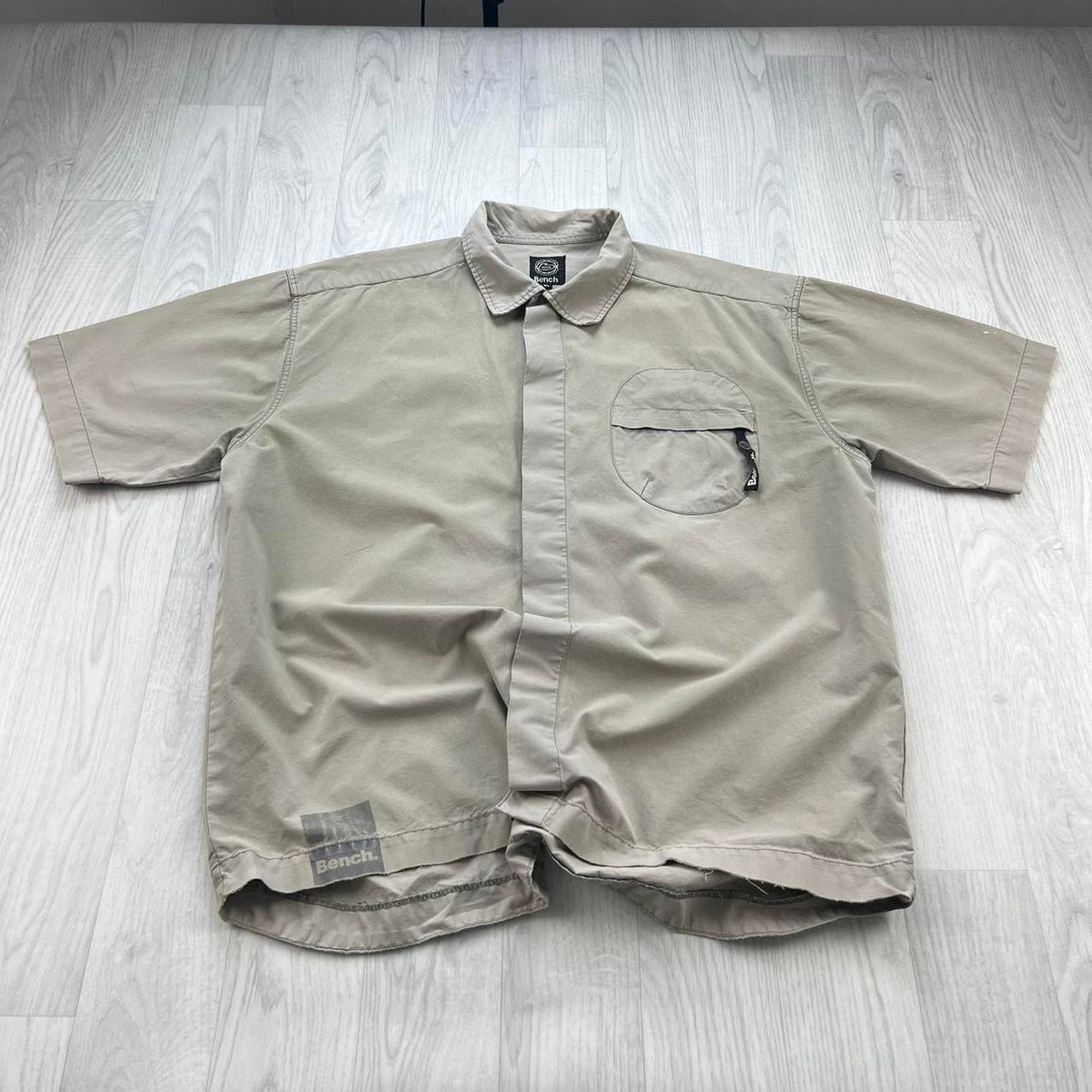 VINTAGE Y2K BENCH UTILITY SHORT SLEEVE BUTTON UP SHIRT BEIGE