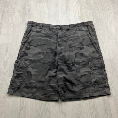 VINTAGE Y2K WRANGLER BAGGY CAMO CARGO SHORTS GREY