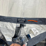 VINTAGE Y2K POINT ZERO CHECKERED PLAID CARGO SHORTS WHITE / NAVY