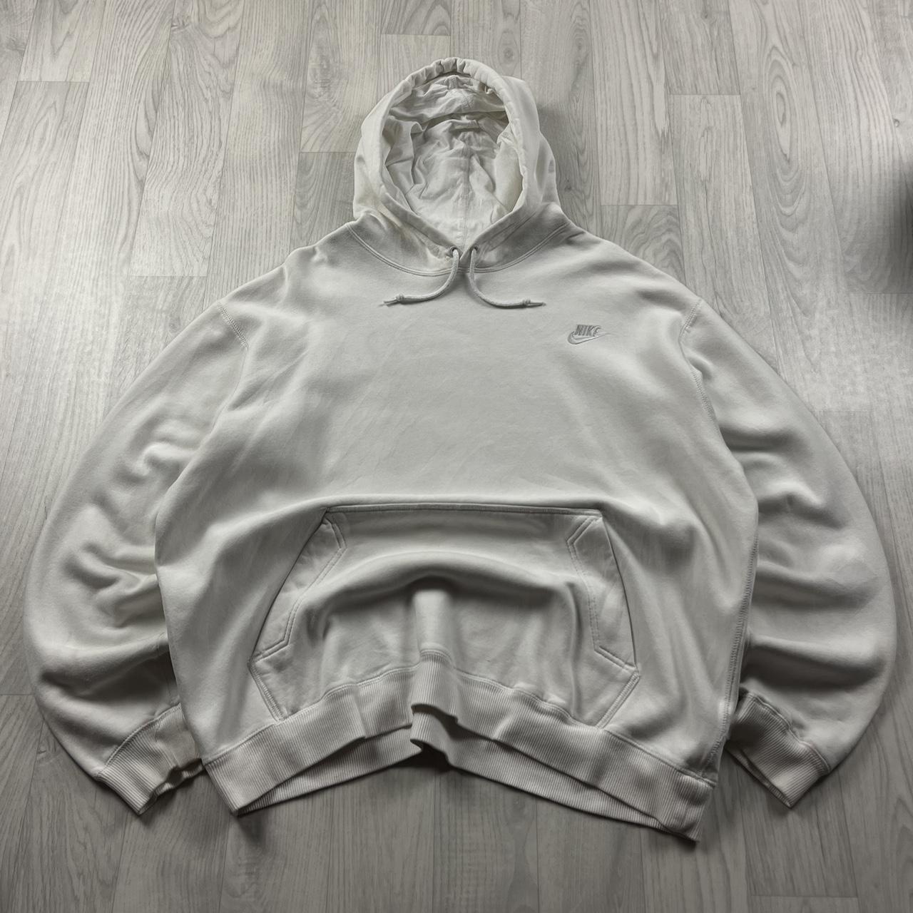 VINTAGE Y2K NIKE HOODIE WHITE