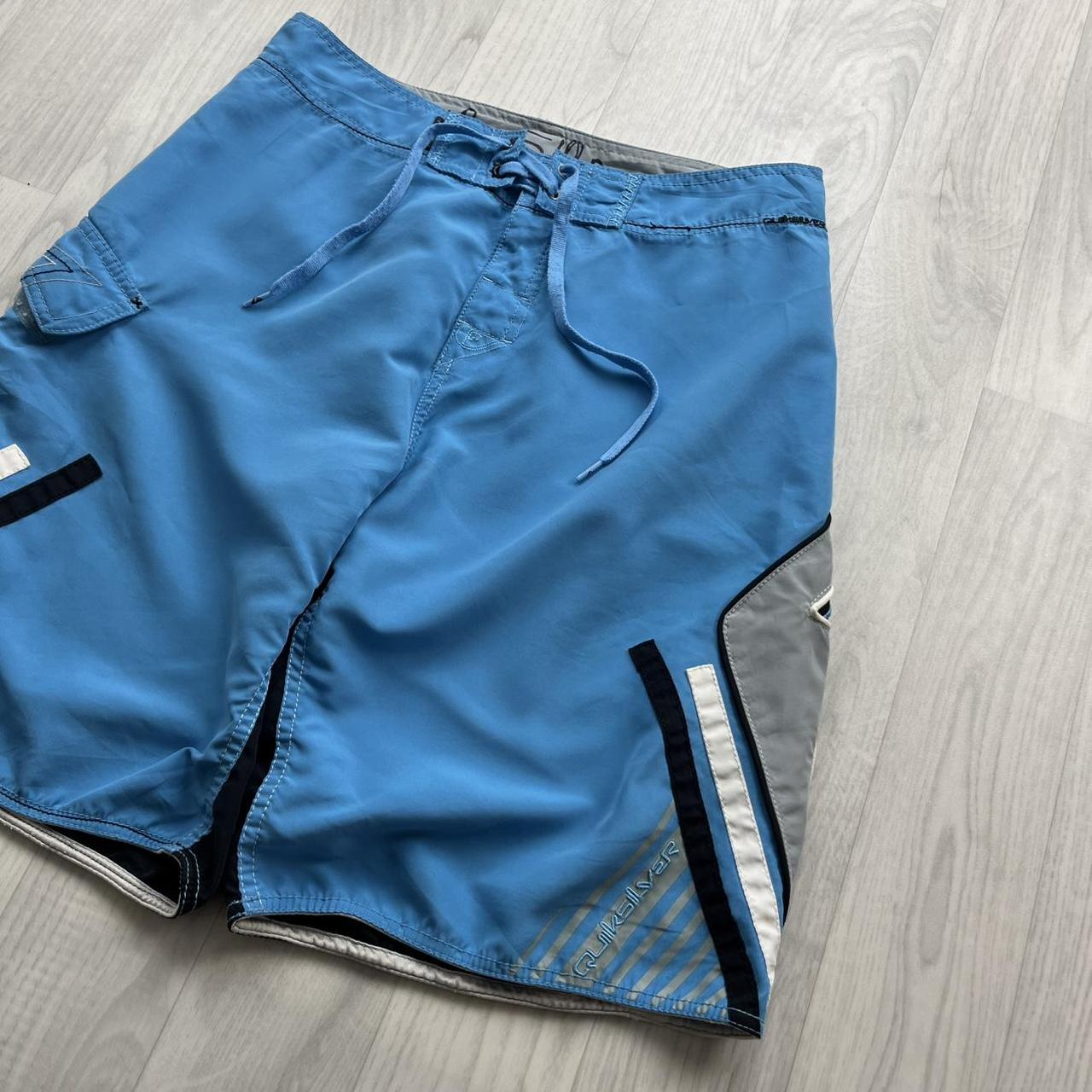 VINTAGE Y2K QUIKSILVER GRAPHIC BAGGY BOARD SHORTS BLUE
