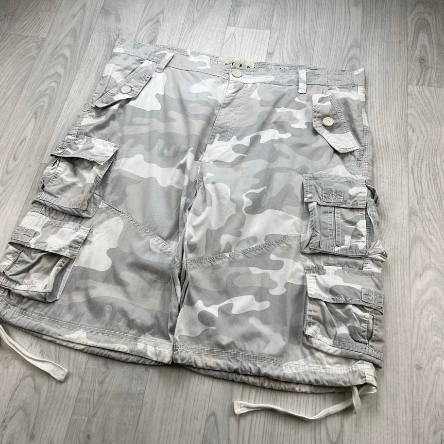 VINTAGE Y2K BAGGY CAMO CARGO SHORTS GREY / WHITE