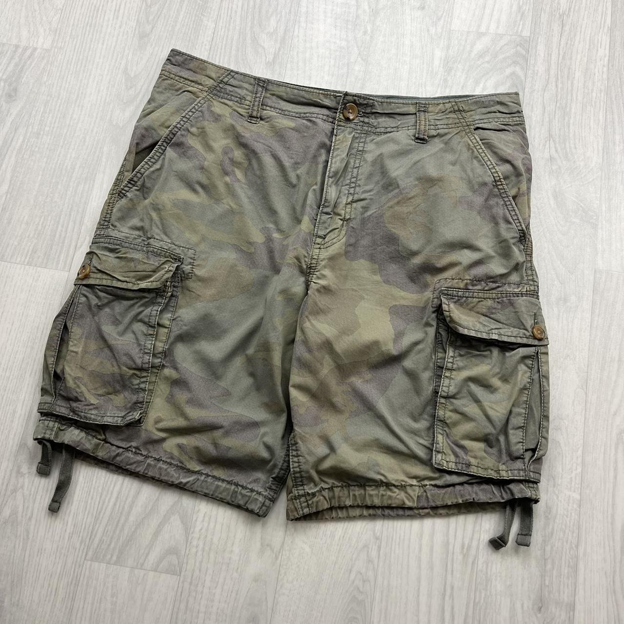 VINTAGE Y2K OLD NAVY BAGGY CAMO CARGO SHORTS