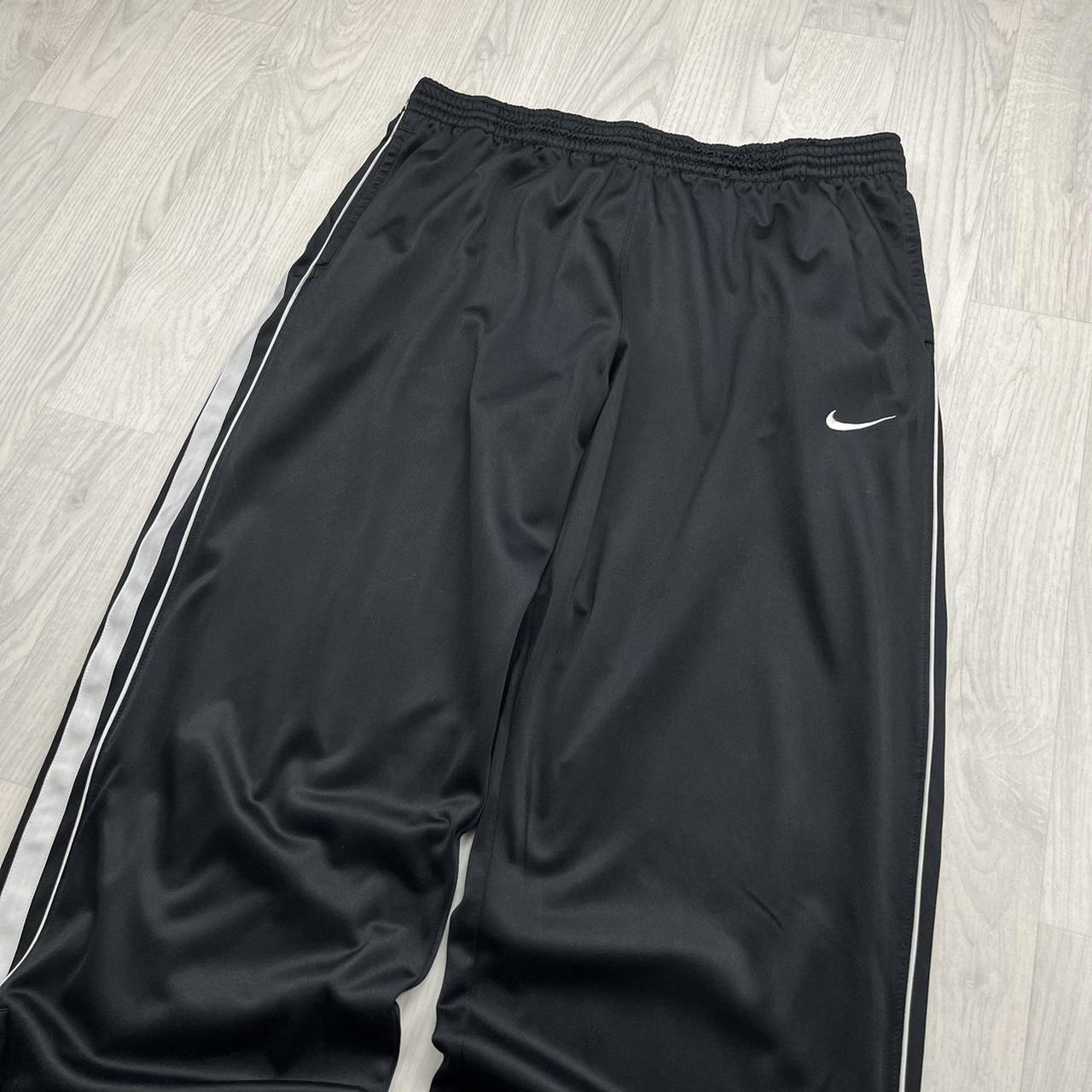 VINTAGE Y2K NIKE BASKETBALL SIDE STRIPE WIDE LEG TRACKSUIT BOTTOMS BLACK