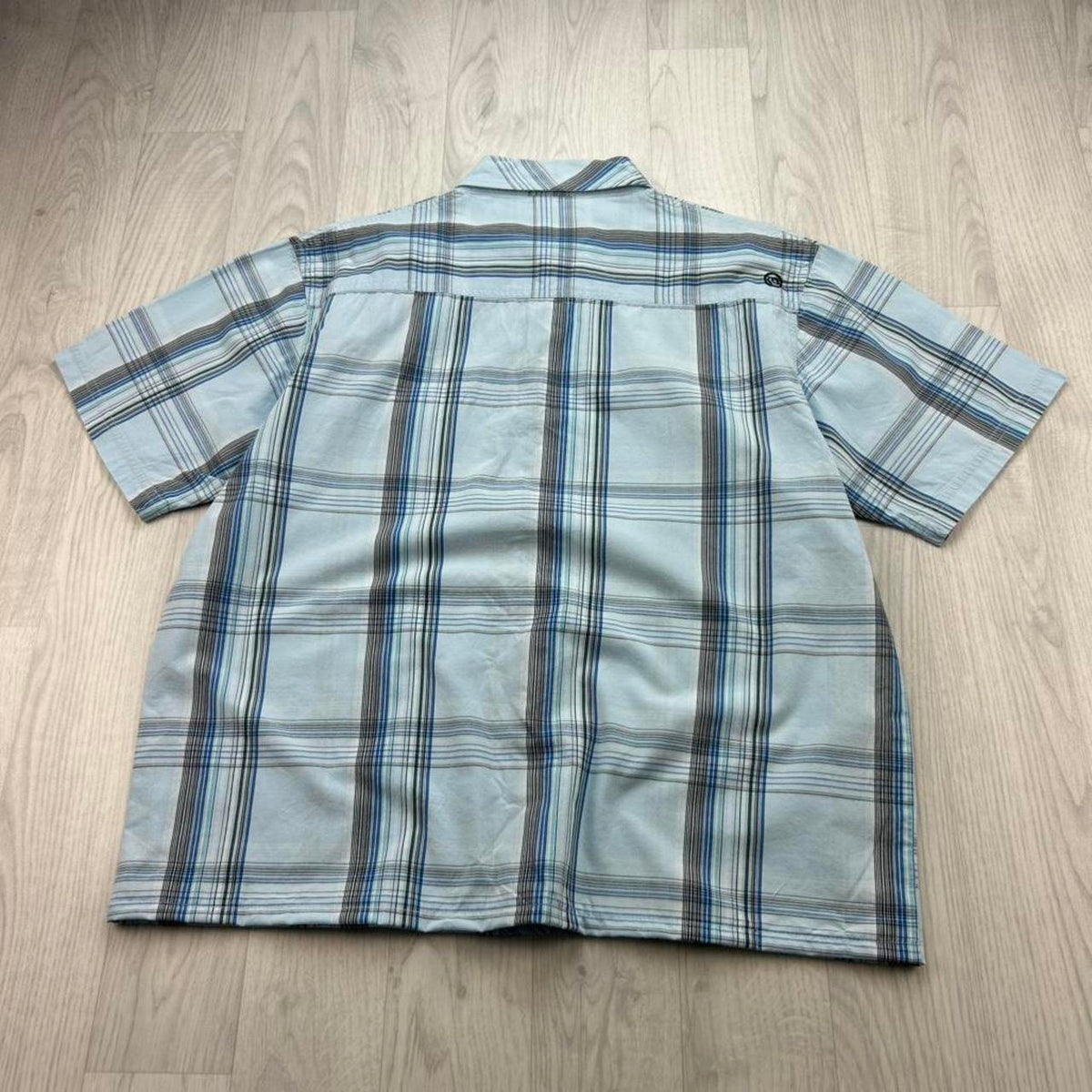 VINTAGE 00s ANIMAL CHECKERED CROPPED SHORT SLEEVE BUTTON UP SHIRT LIGHT BLUE