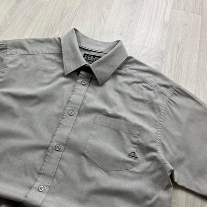 VINTAGE Y2K QUIKSILVER SHORT SLEEVE SHIRT GREY
