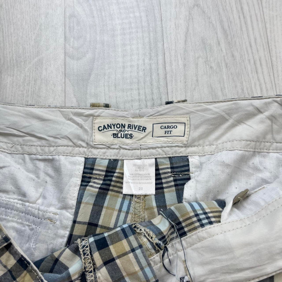 VINTAGE Y2K BAGGY CHECKERED PLAID CARGO SHORTS GREY / YELLOW