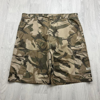 VINTAGE Y2K WRANGLER BAGGY CAMO CARGO SHORTS