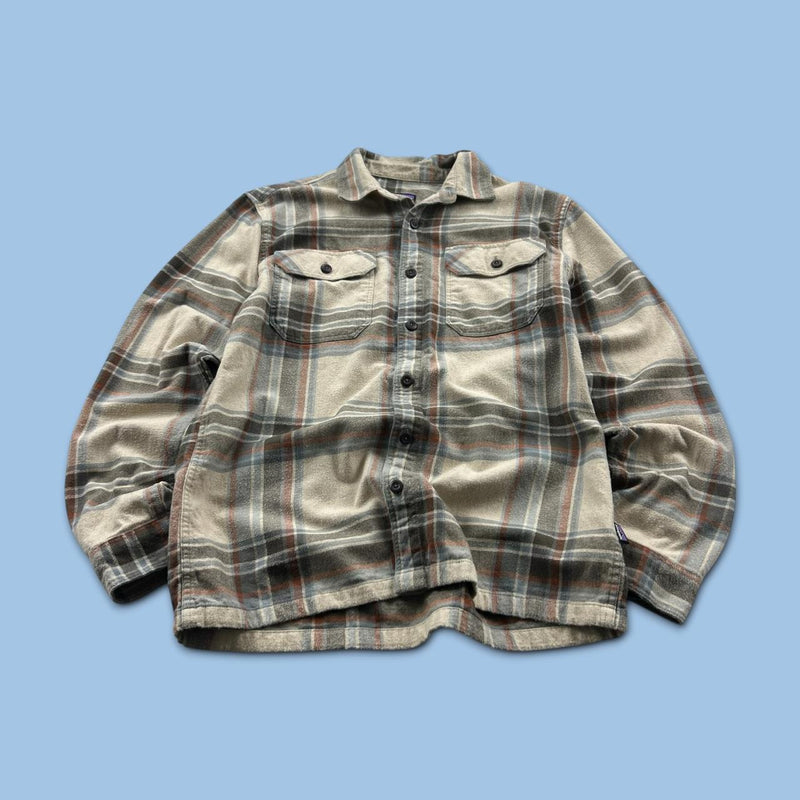 VINTAGE 00s PATAGONIA CHECKERED LONG SLEEVE BUTTON UP FLANNEL SHIRT BEIGE