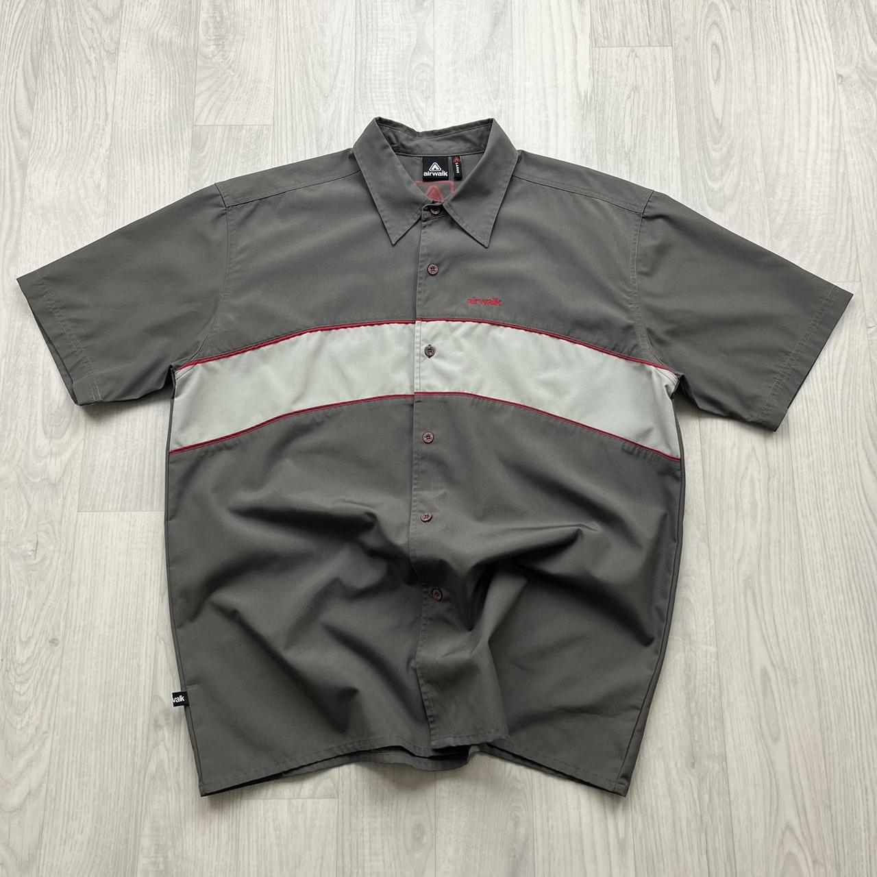 VINTAGE Y2K AIRWALK SHORT SLEEVE SHIRT BROWN