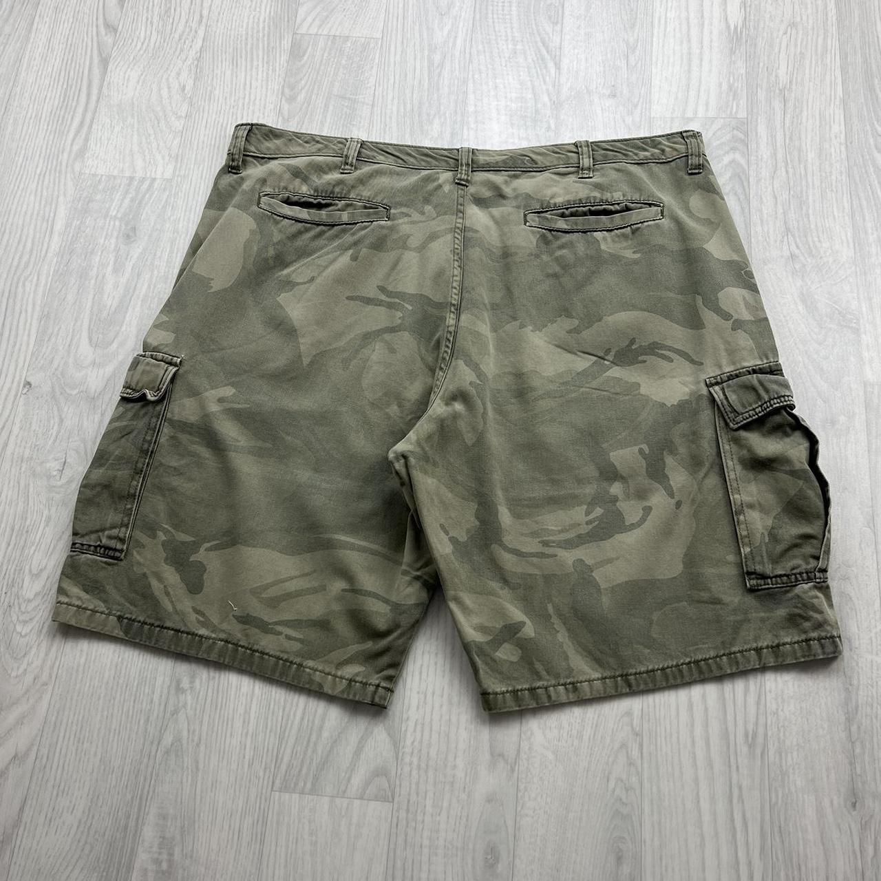 VINTAGE Y2K WRANGLER BAGGY CAMO CARGO SHORTS KHAKI