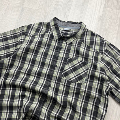 VINTAGE Y2K COLUMBIA CHECKERED SHORT SLEEVE BUTTON UP SHIRT BLACK