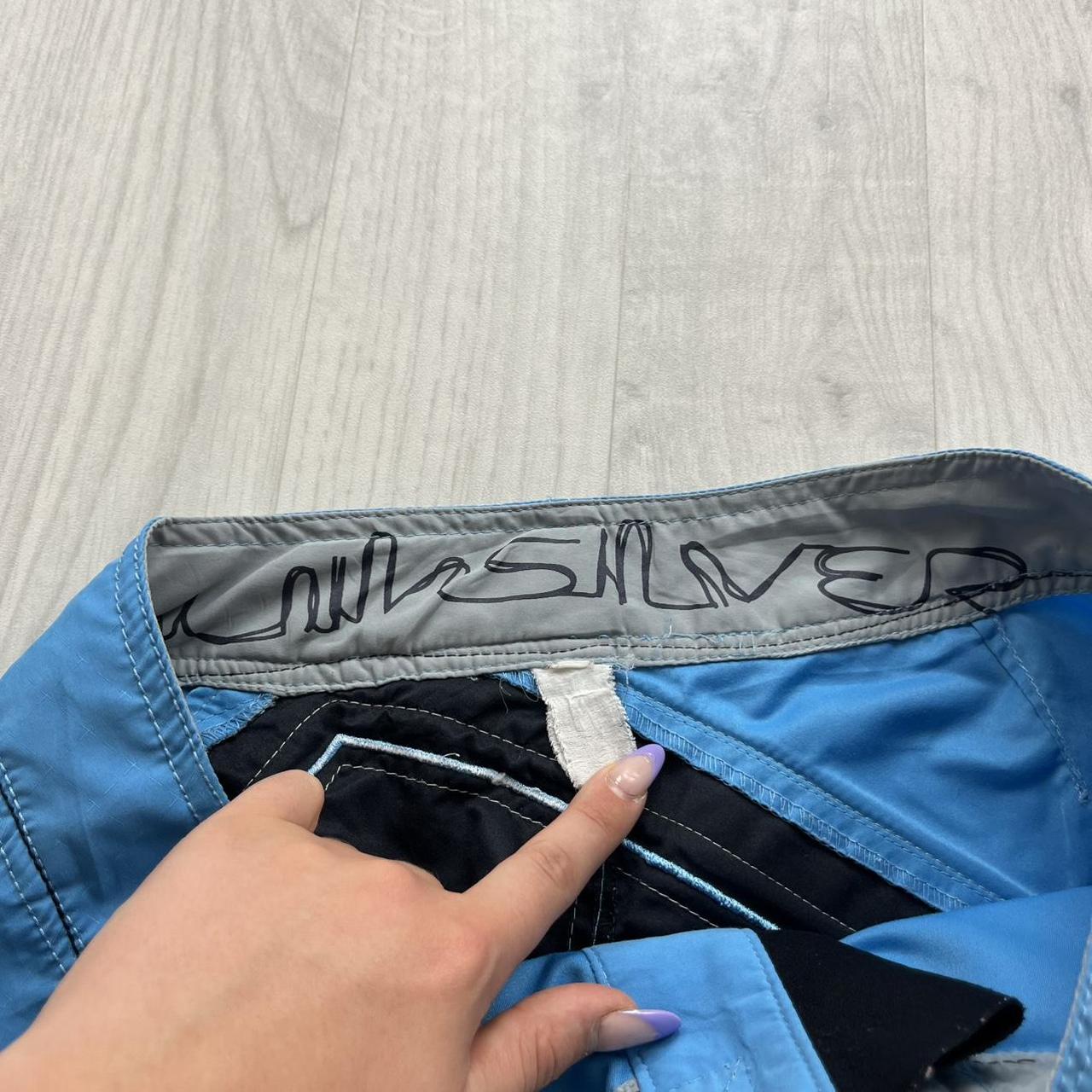 VINTAGE Y2K QUIKSILVER GRAPHIC BAGGY BOARD SHORTS BLUE