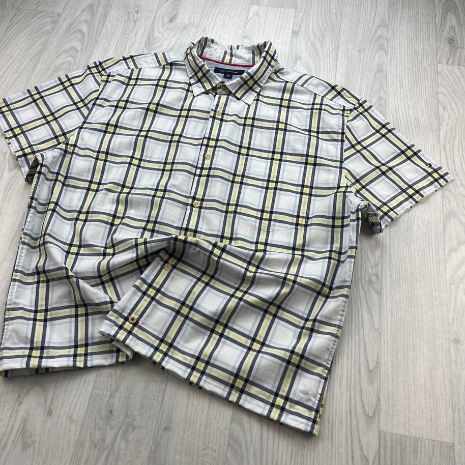 VINTAGE 00s TOMMY HILFIGER CHECKERED CROPPED SHORT SLEEVE BUTTON UP SHIRT WHITE