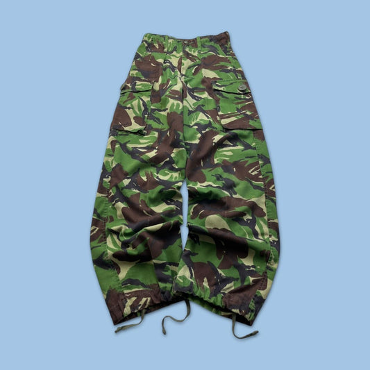 VINTAGE Y2K BAGGY CAMO CARGO TROUSERS